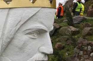 Огромная статуя Иисуса в Польше (12 фото)